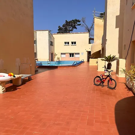 La Belle Vie F4 Bord De Avec Jardin アパート