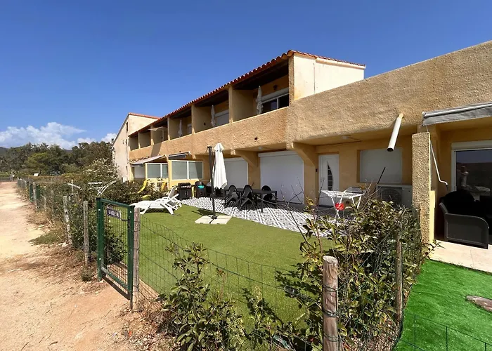 La Belle Vie F4 Bord De Avec Jardin * Calcatoggio (Corsica)